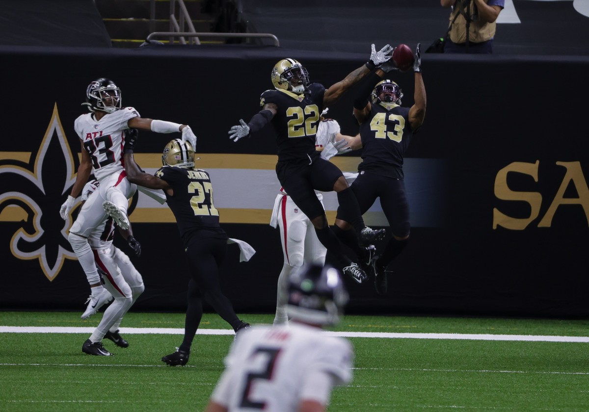 Nov 22, 2020; New Orleans, Louisiana, USA; New Orleans Saints free safety Marcus Williams (43) intercepts a pass at the end of the second quarter at the Mercedes-Benz Superdome. Mandatory Credit: